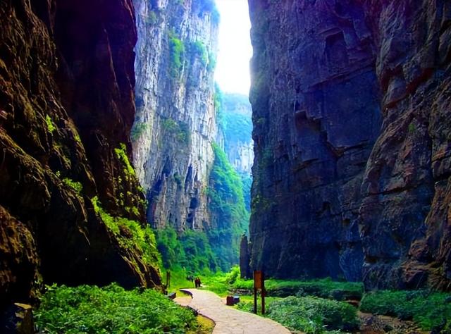 重庆旅游：探寻武隆天坑的神奇（图）