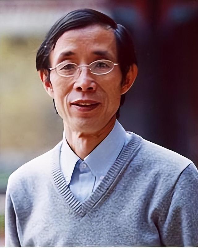 日本想搞法西斯复辟？特朗普当年隔空递话，为啥中国越强它越反华