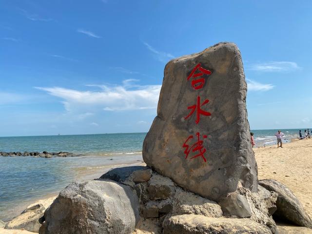 中国大陆最南县，去看大陆最南的海，不仅有海还有“菠萝的海”！