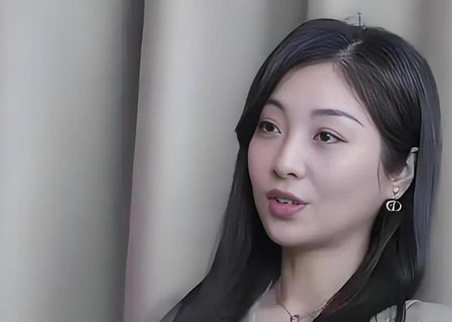 买精子生、痛恨男人、生下混血三胞胎的山东富婆曝光，现状如何？