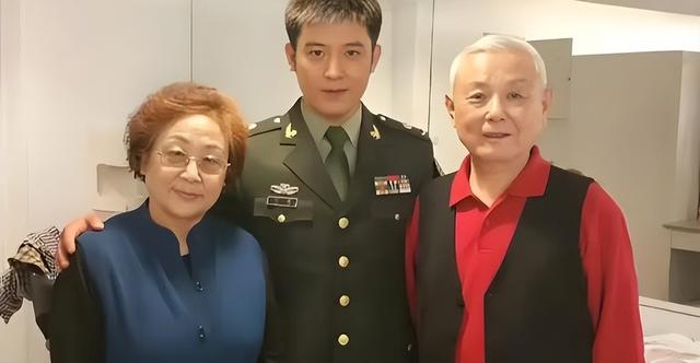 闫学晶没想到	，宣布再也不上春晚的孙涛，竟又靠妻子实现口碑暴涨