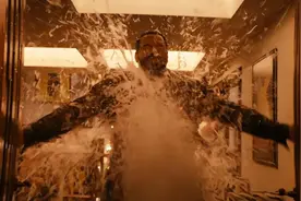 超英也能“全裸”?《V世代》大尺度玩转父权,内核却又那么纯粹图片