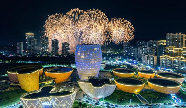 免费送!恒达群星焰火门票、酱板鸭……就在直播间→