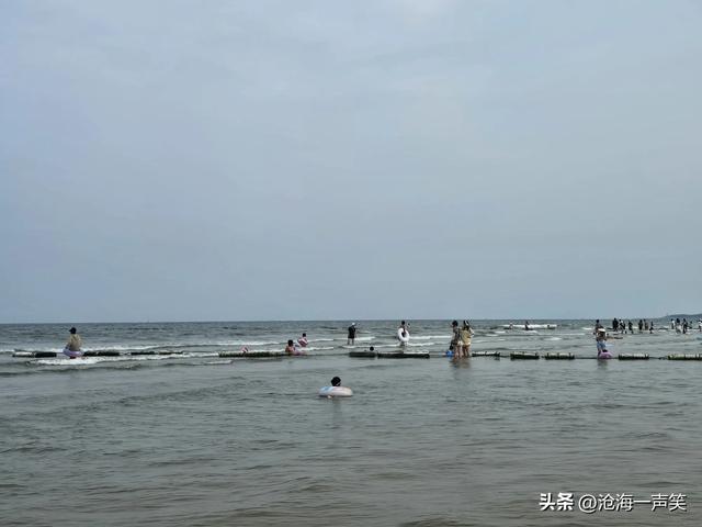 大海那么大，我想去看看，一起打卡大海吧，打卡沙滩吧