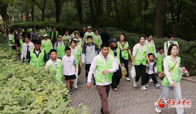 秋日登高“医”起行 省人民医院组织五泉山登山活动