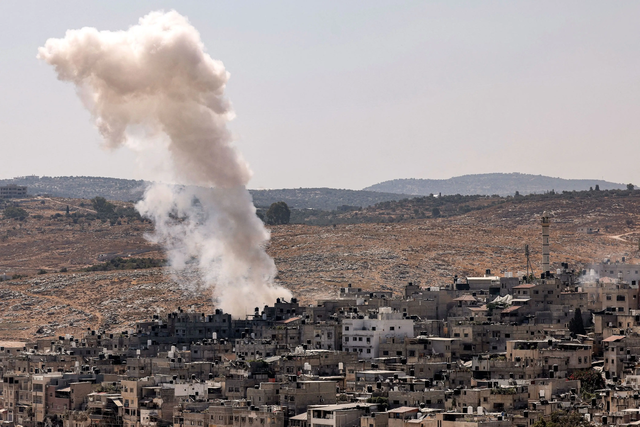 妥协还是对抗？泽连斯基站在悬崖边：接受美国方案，或失去所有