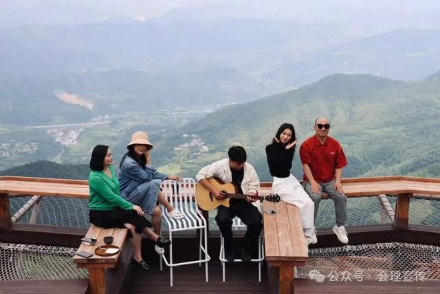 “凉”资源带来旅游“热” 会理龙肘山7月以来迎客超2万人