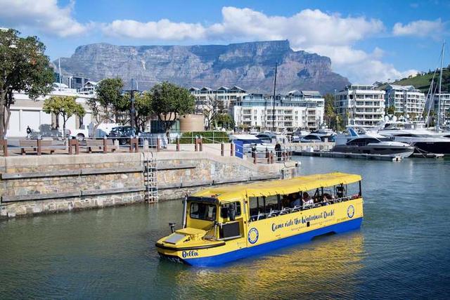 远离南非，旅游不要去南非！不信你问：蓝战非！