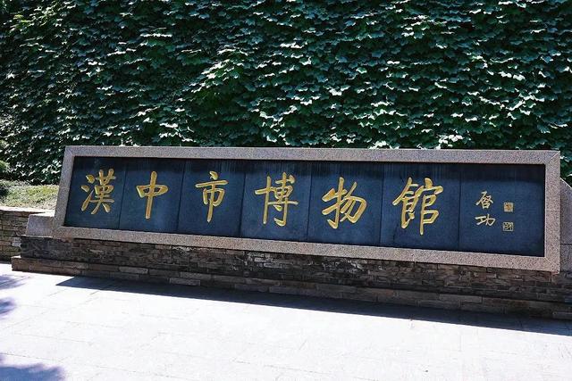 凉爽新大陆！成都出发高铁2.5h抵拢18℃的古韵之城，风景堪比阿勒泰，美食多到吃不完！