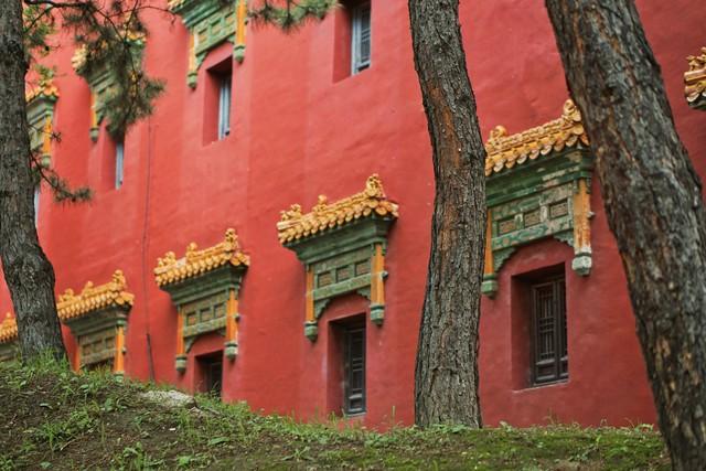 我是烟台人，刚游承德避暑山庄和外八庙，想讲三点感受。