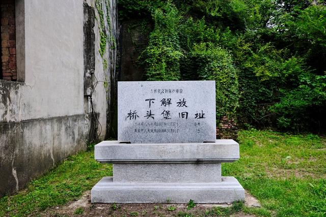 鸭绿江国门景区，领略中朝边境的异域风光，还是红色研学的好去处
