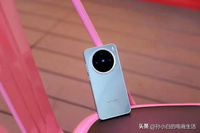 差价200元，OPPO Find X8S和vivo X200 Pro mini谁才是小屏之王？