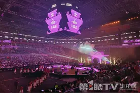 吸引游客116.07万人次、带动消费超12亿元 WTT重庆冠军赛2025点燃消费热情图片