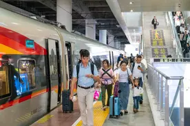 “复兴号”智能动车组上线！贵州铁路暑运启动图片
