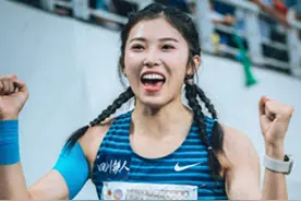 26岁吴艳妮知名度暴涨，在上海街头被认出，网友：走路姿势依然拽图片