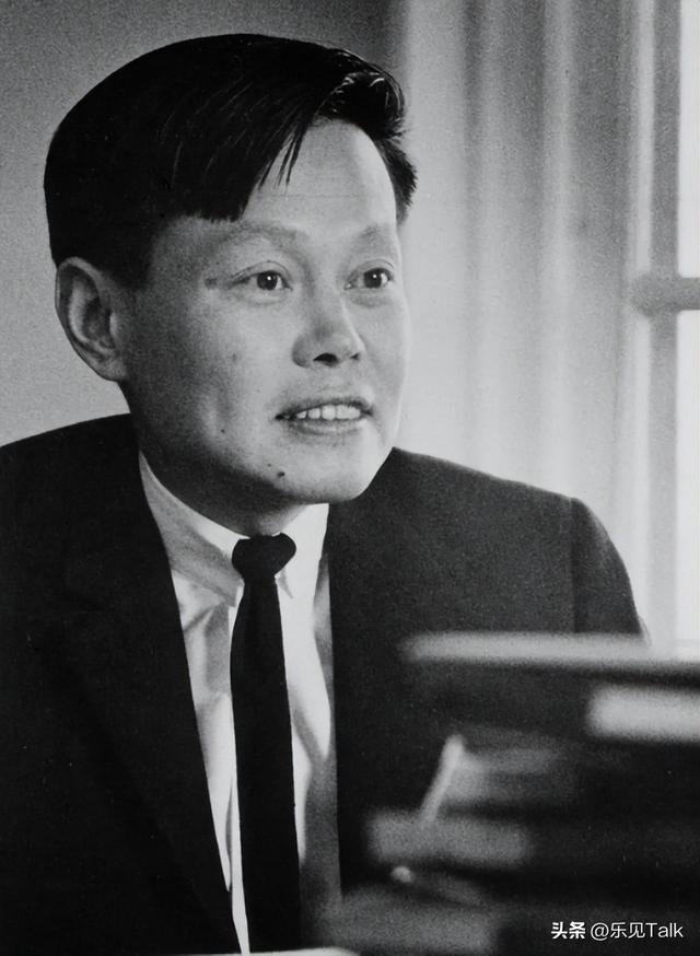 翁帆也没想到，丈夫杨振宁去世后，竟因生前一个举动再次口碑暴涨