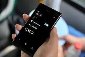 手机连接WiFi后，需不需要关闭数据流量呢？很多用户做错了图片
