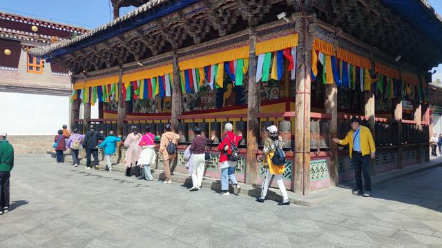 藏传佛教格鲁派四大寺院之一，西宁塔尔寺，碰巧免费进去了