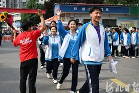 高考首日：河北428个考点平稳顺利图片