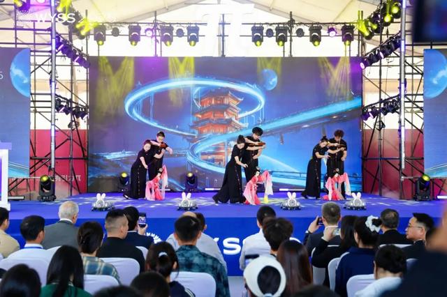 聚焦青科会丨2025青科会“万有引力π”在温启幕