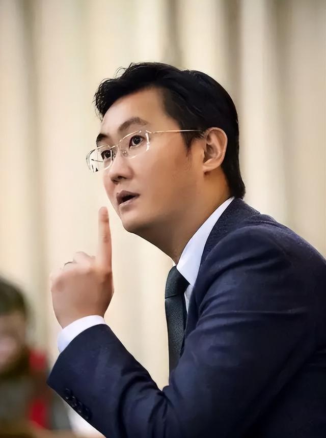 马化腾没想到，和马云“较量”了十多年，如今竟还是被他捷足先登