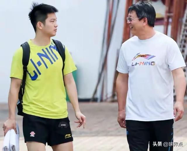 樊振东连夜飞北京！恩师兄弟齐聚，三件大事揭晓