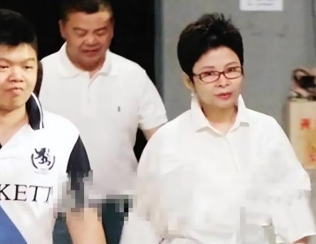 63岁董文华不再沉默，揭露当年被“封杀”原因，原来我们错怪她了
