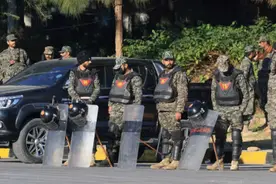 巴基斯坦首都“封城”，反恐又遇内乱，中国应警惕美国搞颜色革命图片
