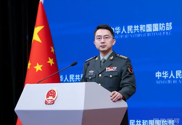 中国国防部送赖清德4个字，英媒: 特朗普中断采访，接北京的电话