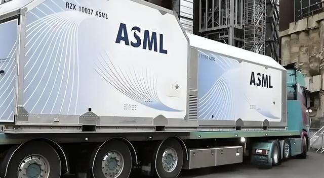 都反水了！ASML、荷兰光刻机供应商相继宣布，外媒：事情闹大了