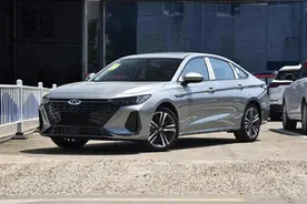 开了1年速腾，又试驾了艾瑞泽8，终于明白大众和奇瑞的差距有多大图片