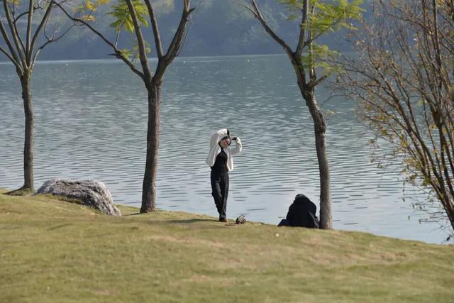 冬日暖阳下的“小美满”，藏在金堂这片草坪上！