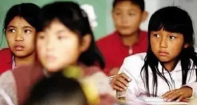 西藏10岁女孩被姑姑送给一陌生男人	，哪料，到地方后，女孩傻眼了