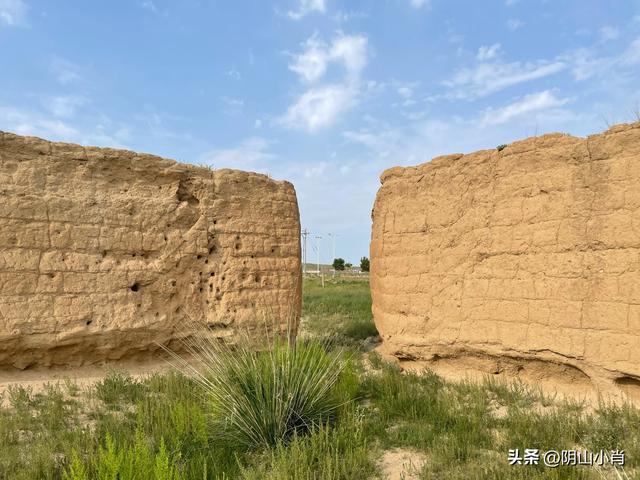 达茂旗达尔罕、百灵庙、乌克忽洞，固阳银号、忽鸡沟田野考察笔记