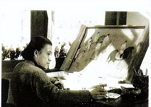 她嫁给老师，独自抚养4个继子	，62岁临摹作品被评为故宫一级文物