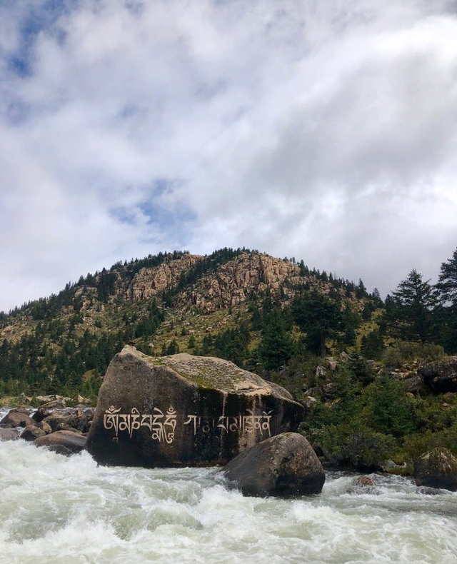 四川省稻城县历史沿革及行政区划