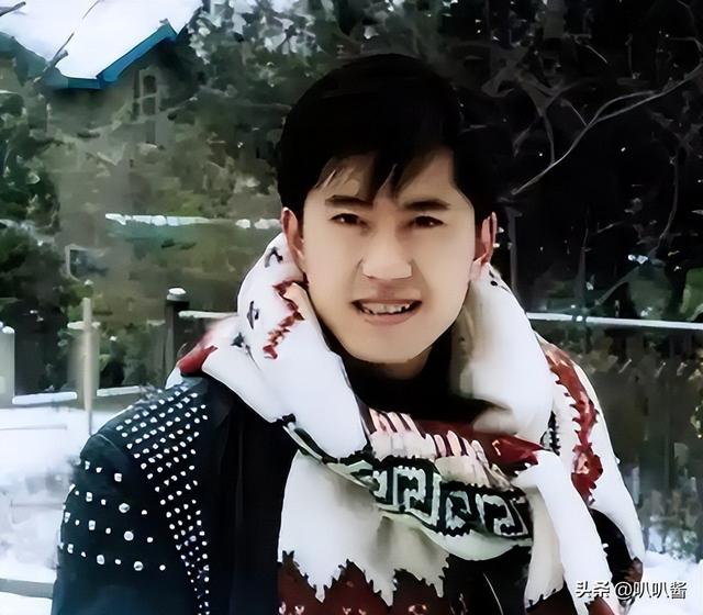 他8次上春晚	，作死被捕入狱，如今56岁无人问津，沦落到四处走穴