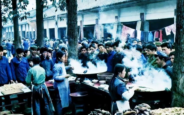 他是河南第一任省委书记，47岁因病去世	，其秘书后成为国务院总理