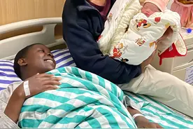 突传喜讯！千万网红rose官宣产女，孩子皮肤是黄色的！网友：恭喜图片