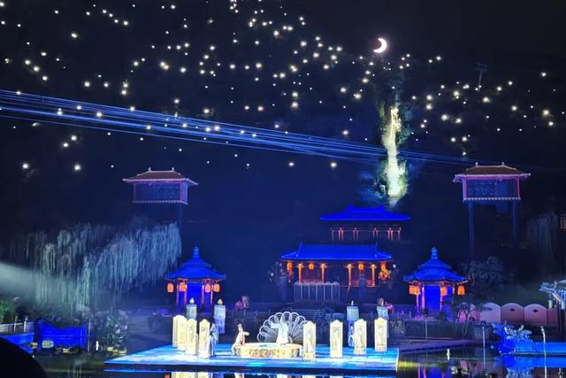 人人拎几箱坐火车！网友：错过等一年！