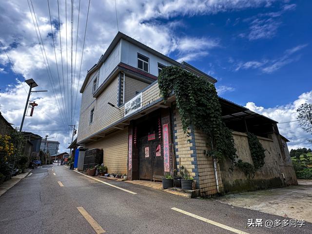 寻访梁王山脚步哨村，明代哨兵后人，守护着怎样的老宅历史？
