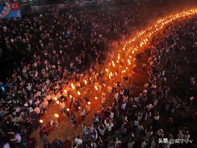 乌蒙狂欢威宁火把狂欢季在五里岗精彩落幕