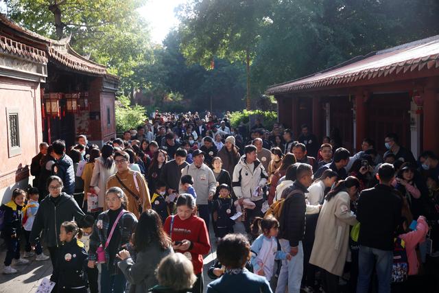 寻迹古城文脉 定格亲子时光