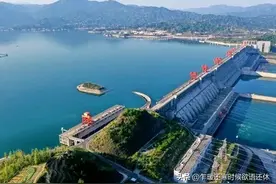 三峡大坝持续泄洪腾库时，水轮发电机组会不会关闭？图片