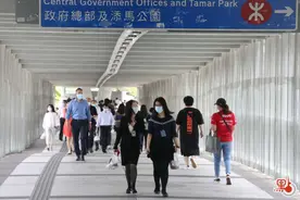 官宣！香港公务员统一加薪3%！图片