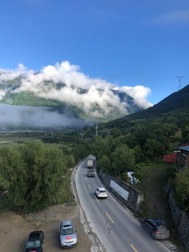 国内无敌！蝉联中国最美县域，这处藏地山水秘境，比瑞士美100倍