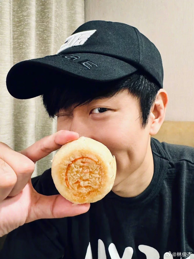 中秋第一网红月饼到底有多土