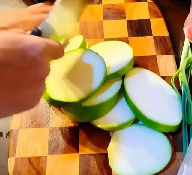 贾冰北京家：简朴接地气，大铁锅显家常