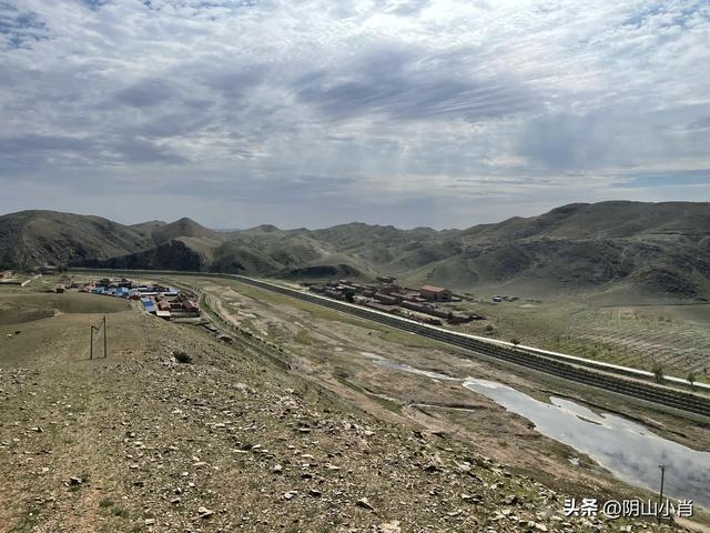 固阳银号镇，达茂旗额尔登敖包苏木、百灵庙镇夹皮沟田野考察笔记