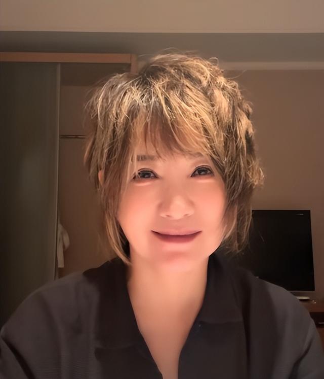 她连上4次春晚，和恩师同居怀孕，被骗流产，57岁依然无人敢娶